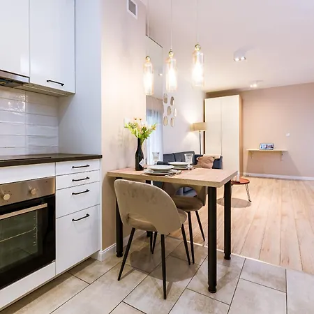 Apartment Grabiszynska - Balcony & Workspace - By Rentujemy